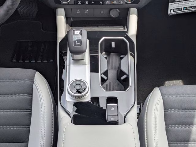 2026 White Diamond Mitsubishi Outlander SE FWD SUV