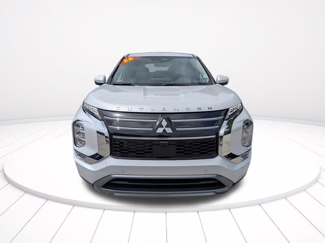 2026 White Diamond Mitsubishi Outlander SE FWD SUV