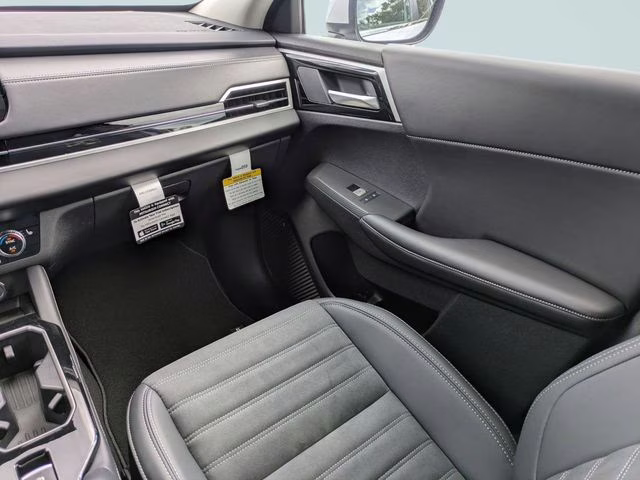 2026 White Diamond Mitsubishi Outlander SE FWD SUV