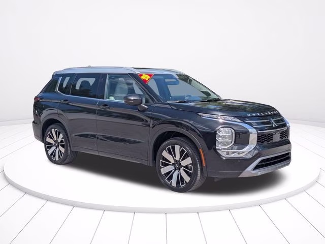 2025 Silver Mitsubishi Outlander Platinum Edition AWD SUV