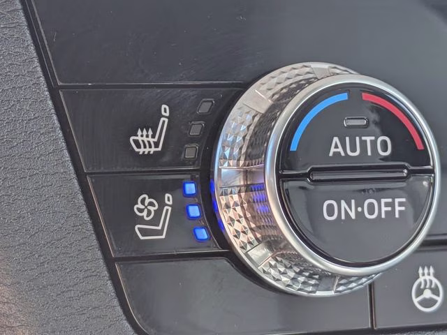 2025 Silver Mitsubishi Outlander Platinum Edition AWD SUV