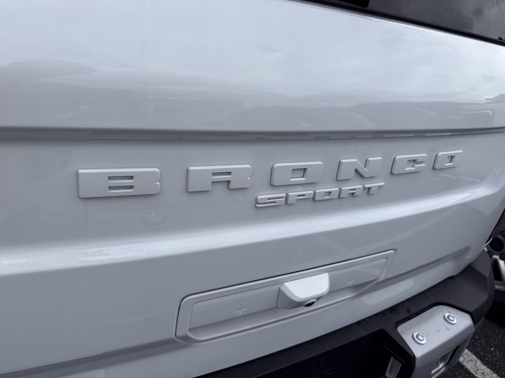 2026 Oxford White Ford Bronco Sport Outer Banks 4X4 SUV
