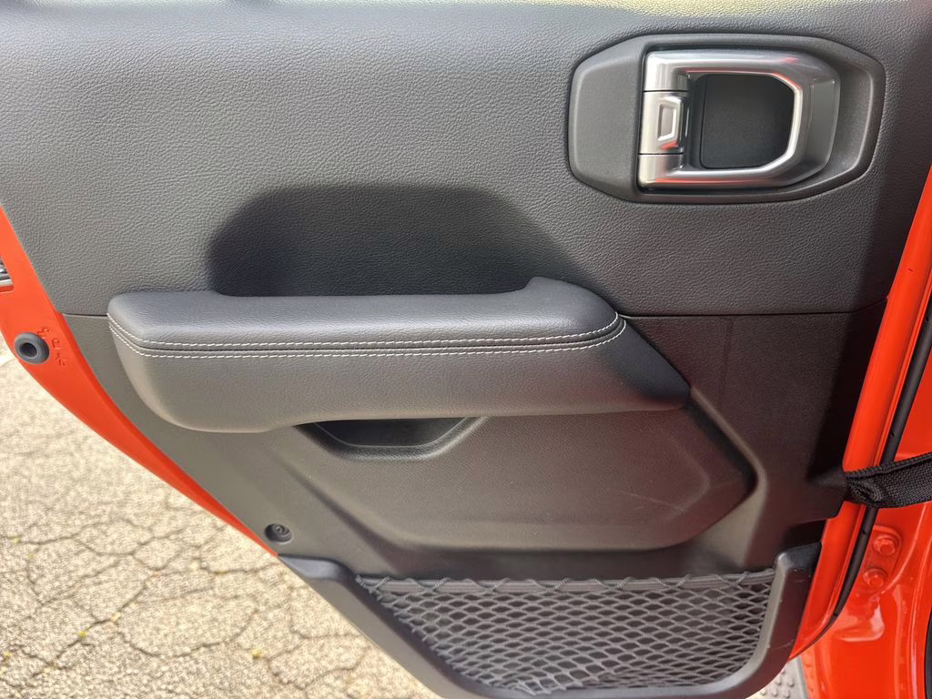 2019 Punkn Metallic Clearcoat Jeep Wrangler Unlimited Sahara 4X4 SUV