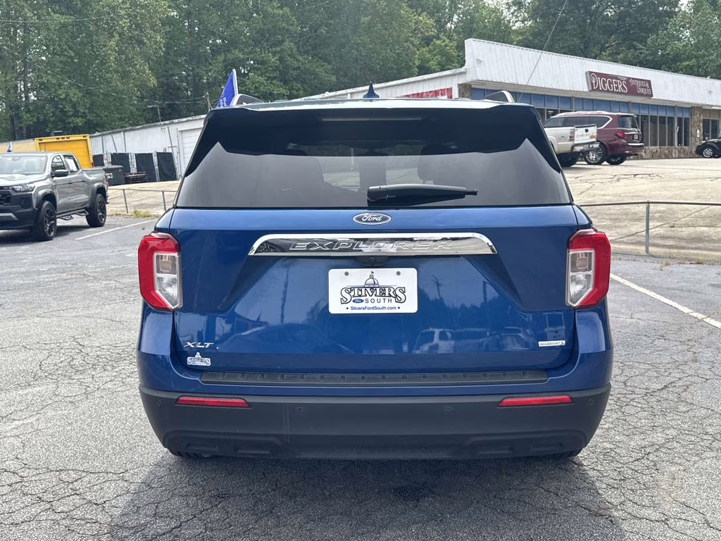 2020 Blue Metallic Ford Explorer XLT RWD SUV