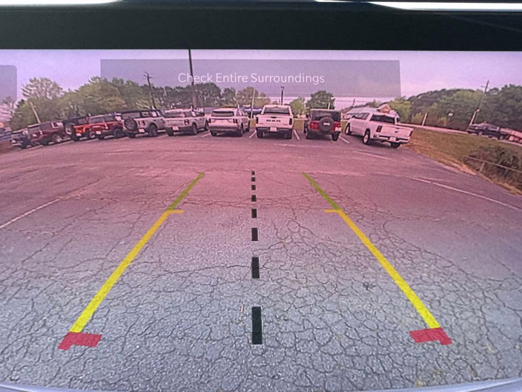 2024 Silver Zynith Metallic Clearcoat Jeep Compass Latitude 4X4 SUV