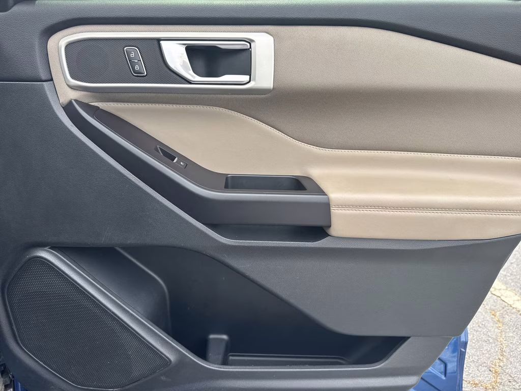 2020 Blue Metallic Ford Explorer XLT RWD SUV