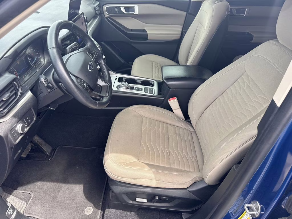 2020 Blue Metallic Ford Explorer XLT RWD SUV