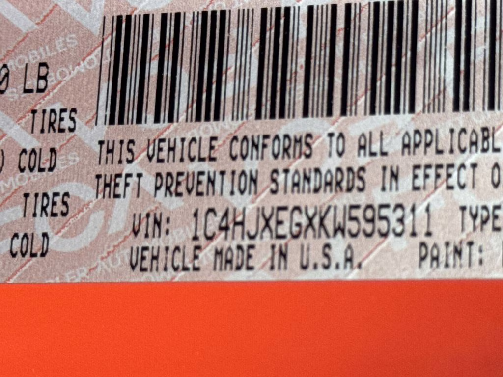 2019 Punkn Metallic Clearcoat Jeep Wrangler Unlimited Sahara 4X4 SUV