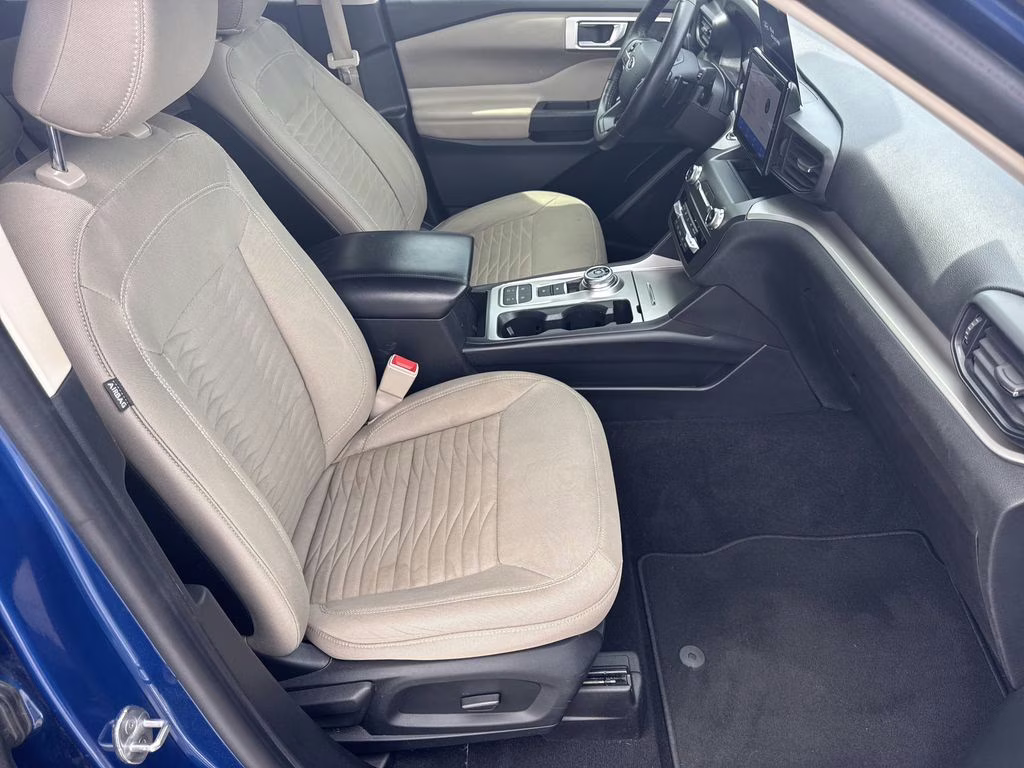 2020 Blue Metallic Ford Explorer XLT RWD SUV