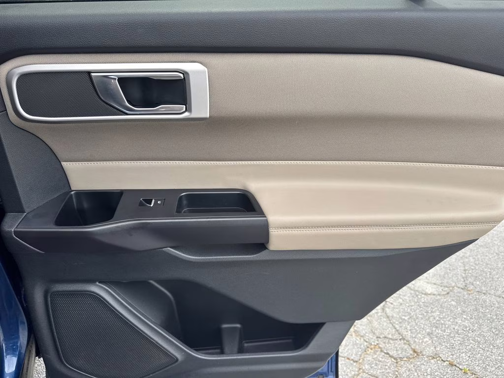 2020 Blue Metallic Ford Explorer XLT RWD SUV