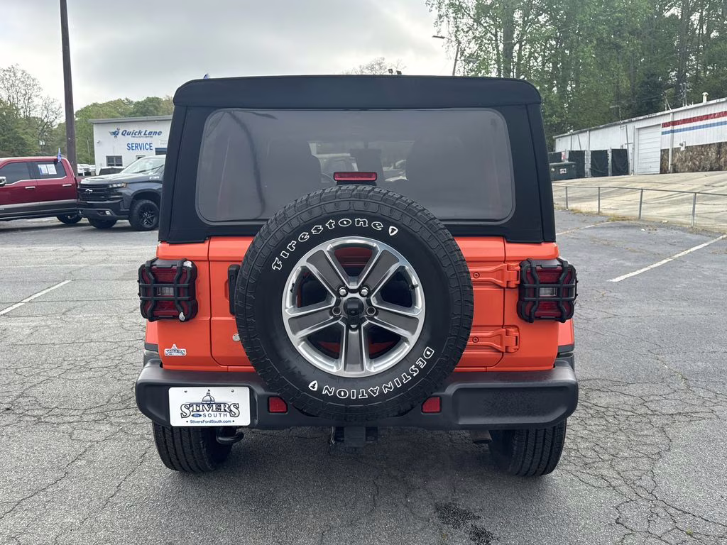 2019 Punkn Metallic Clearcoat Jeep Wrangler Unlimited Sahara 4X4 SUV