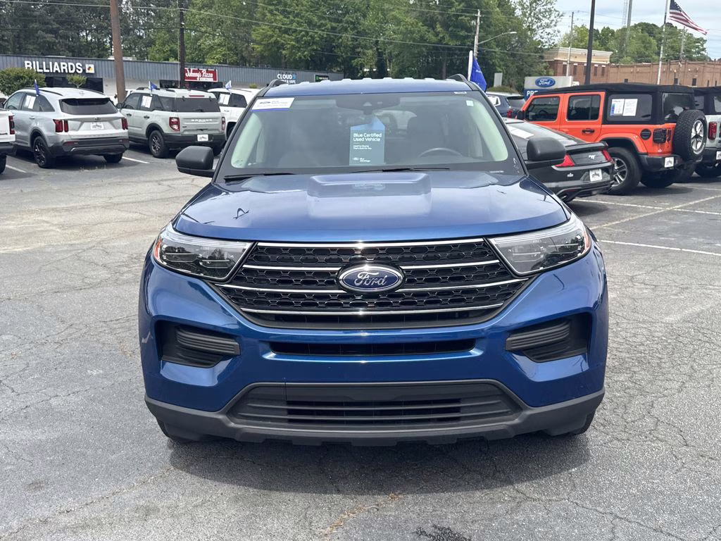 2020 Blue Metallic Ford Explorer XLT RWD SUV