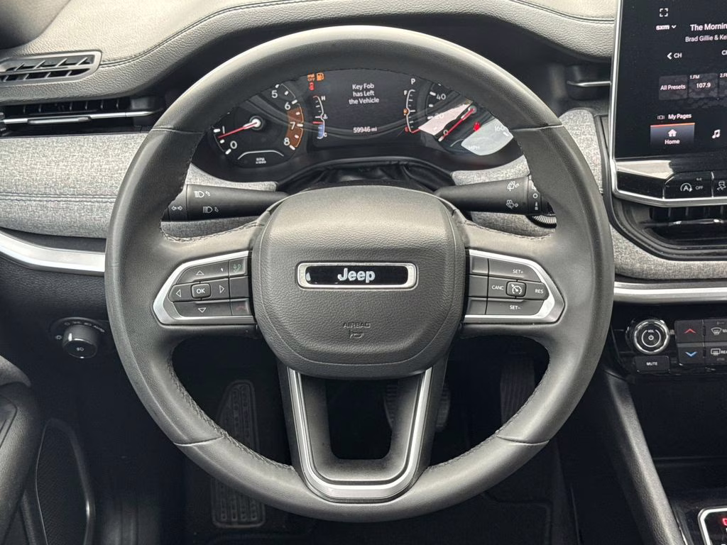 2024 Silver Zynith Metallic Clearcoat Jeep Compass Latitude 4X4 SUV