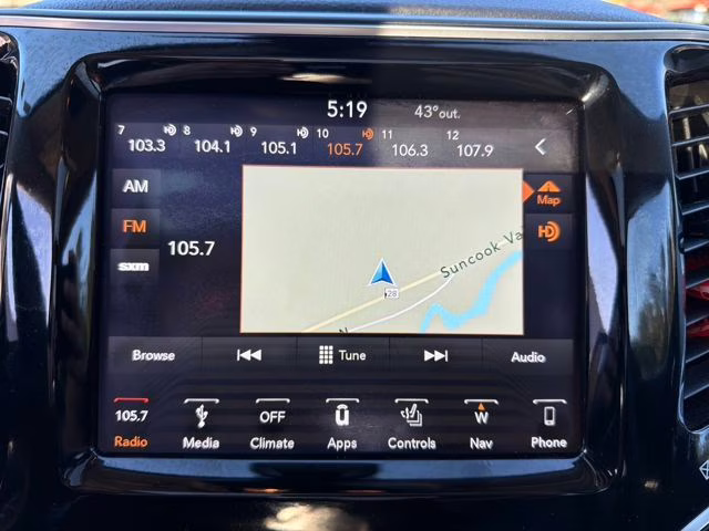 2019 Bright White Clearcoat Jeep Cherokee Limited 4X4 SUV