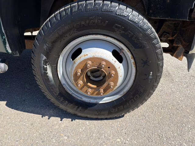 2009 Green Ford Super Duty F-350 DRW XL 4X4 Chassis