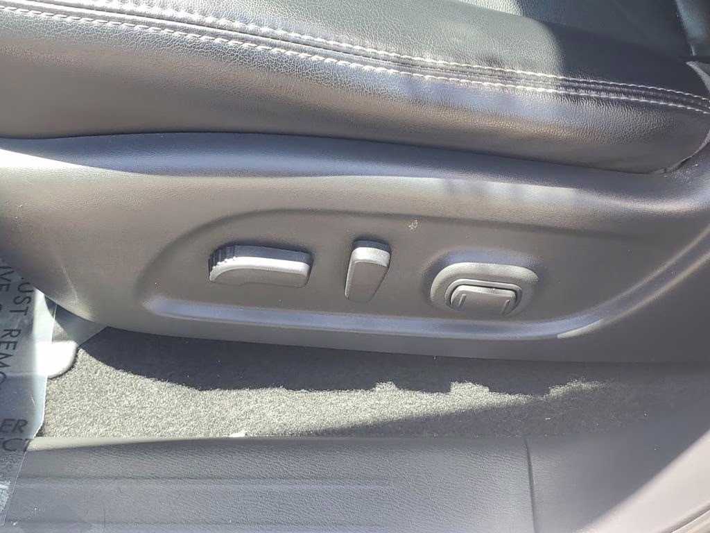 2020 Magnetic Black Pearl Nissan Pathfinder SL FWD SUV