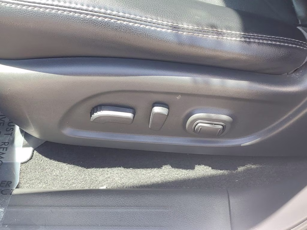 2020 Magnetic Black Pearl Nissan Pathfinder SL FWD SUV