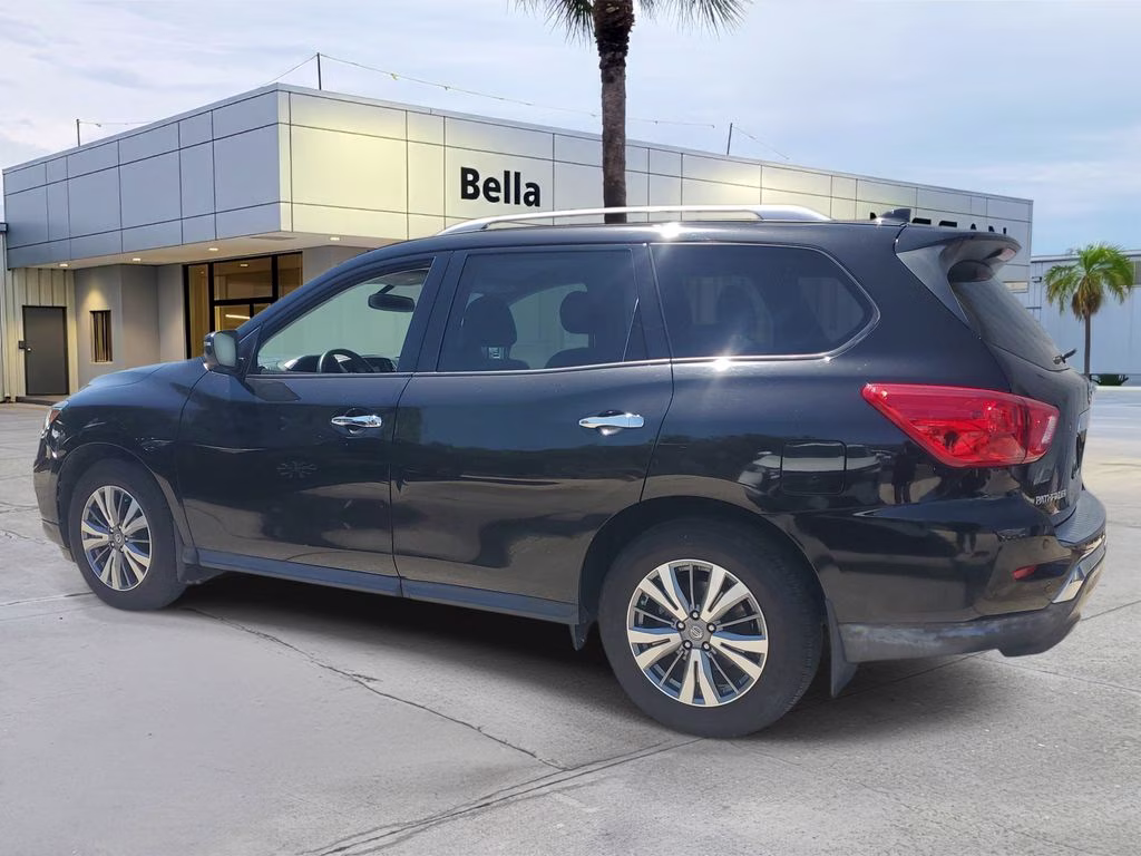2020 Magnetic Black Pearl Nissan Pathfinder SL FWD SUV