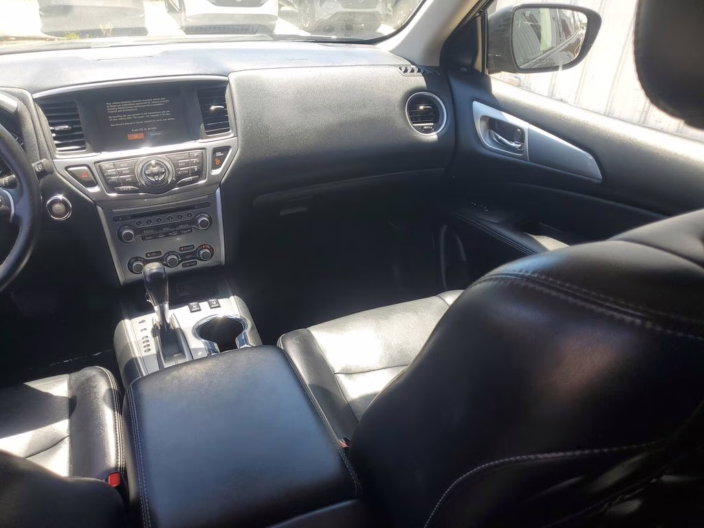 2020 Magnetic Black Pearl Nissan Pathfinder SL FWD SUV