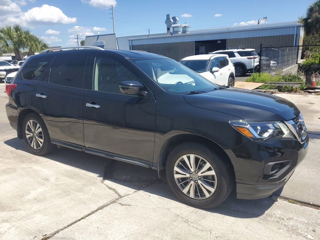 2020 Magnetic Black Pearl Nissan Pathfinder SL FWD SUV