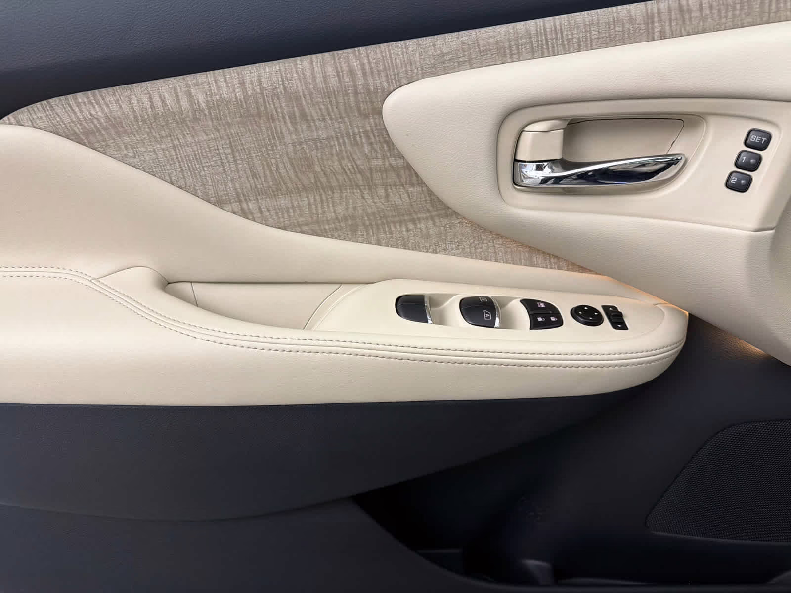 2024 Super Black Nissan Murano SL FWD SUV