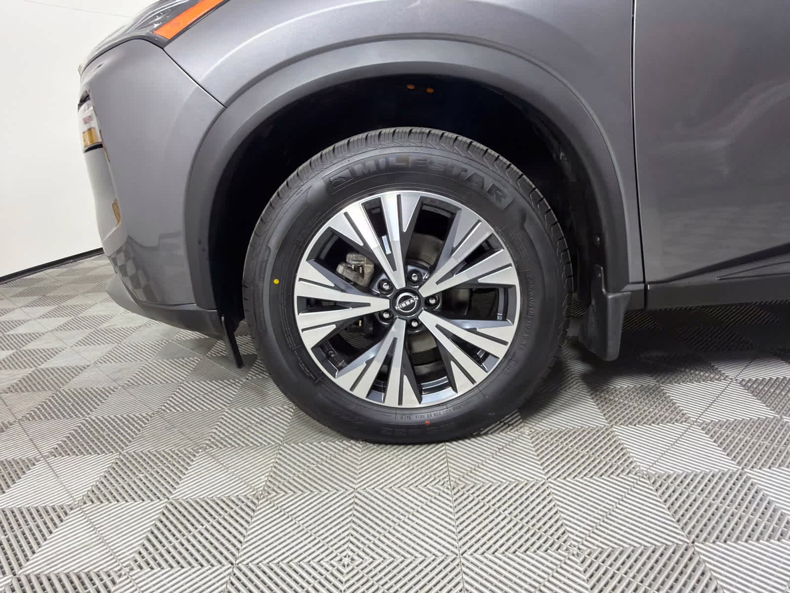 2023 Gun Metallic Nissan Rogue SV AWD SUV