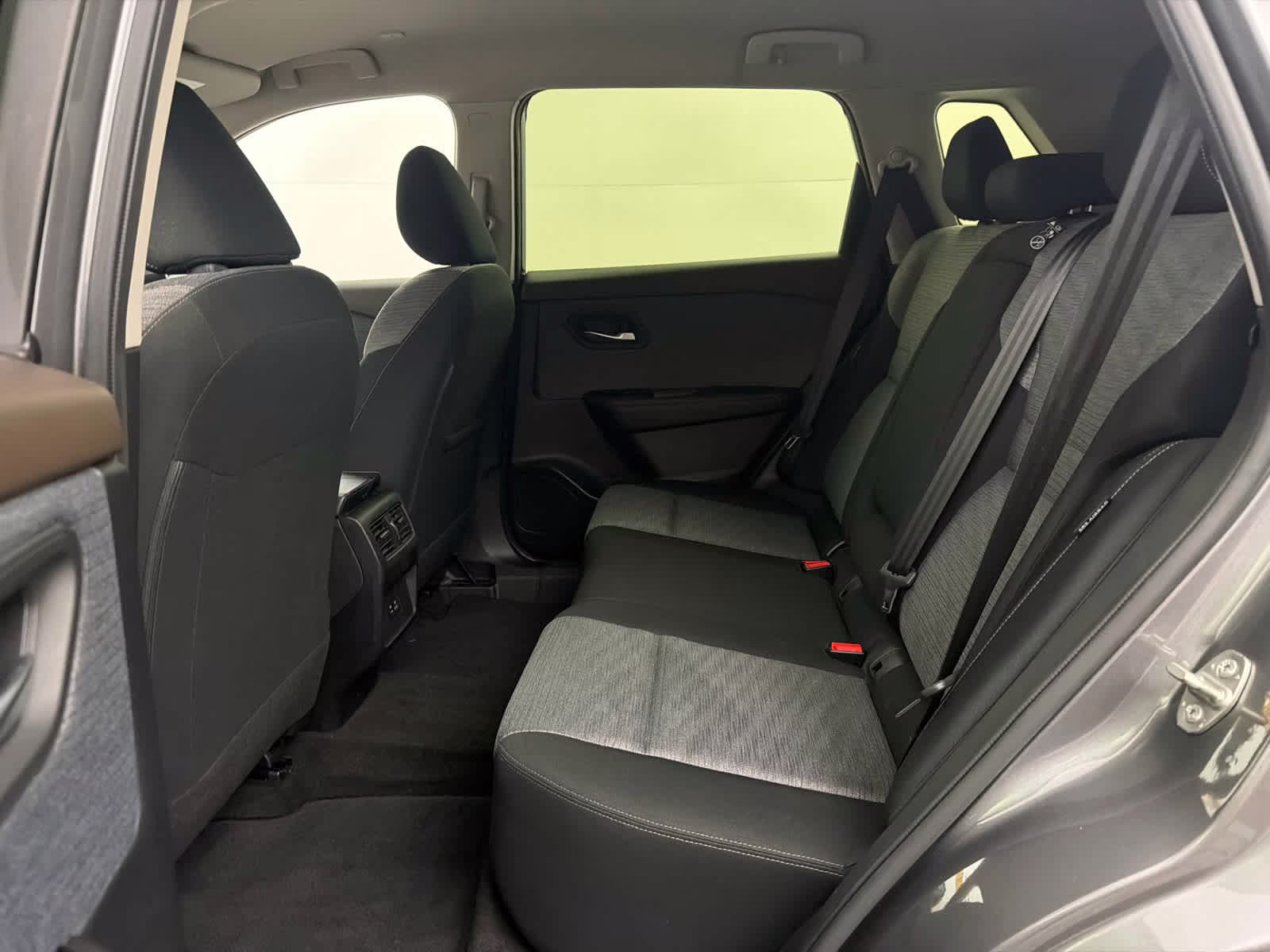 2023 Gun Metallic Nissan Rogue SV AWD SUV