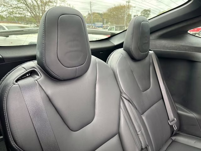 2019 White Tesla Model X 75D AWD SUV