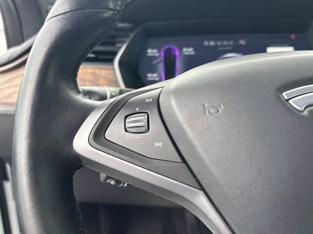 2019 White Tesla Model X 75D AWD SUV