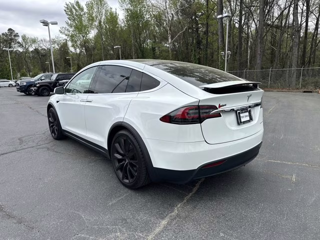2019 White Tesla Model X 75D AWD SUV