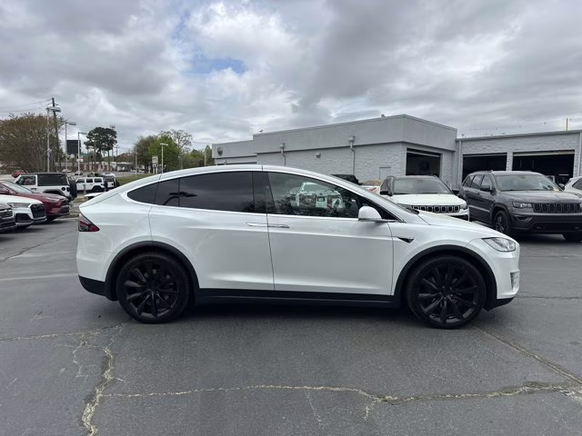 2019 White Tesla Model X 75D AWD SUV