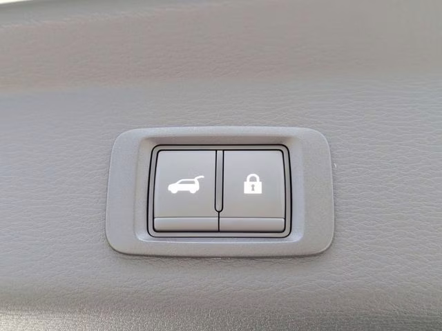 2026 Alloy Silver Metallic Mitsubishi Outlander SE FWD SUV