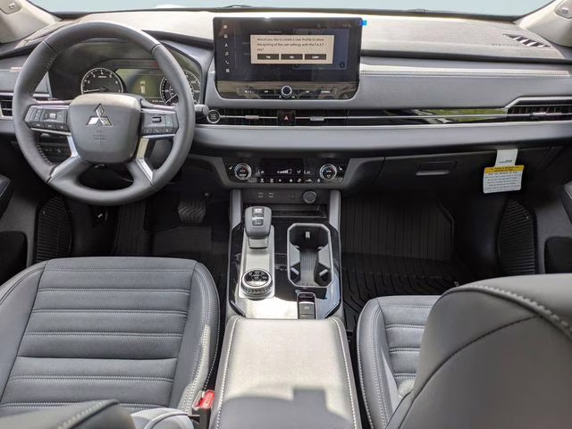 2026 Alloy Silver Metallic Mitsubishi Outlander SE FWD SUV