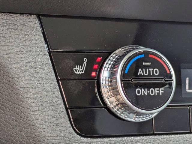 2026 Alloy Silver Metallic Mitsubishi Outlander SE FWD SUV