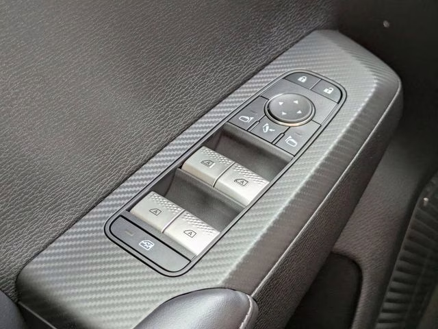 2026 Alloy Silver Metallic Mitsubishi Outlander SE FWD SUV