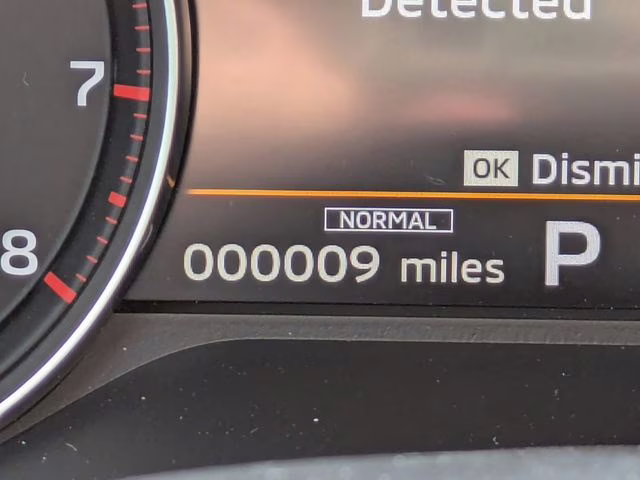 2026 Alloy Silver Metallic Mitsubishi Outlander SE FWD SUV