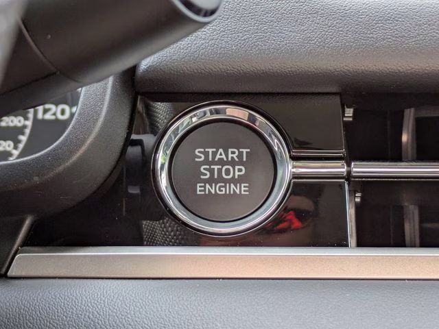 2026 Alloy Silver Metallic Mitsubishi Outlander SE FWD SUV