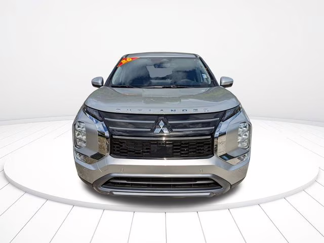 2026 Alloy Silver Metallic Mitsubishi Outlander SE FWD SUV