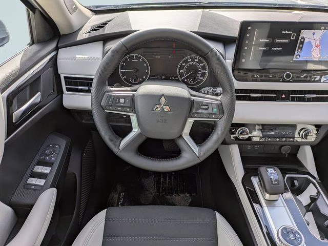 2026 Moonstone Gray Metallic Mitsubishi Outlander SE FWD SUV