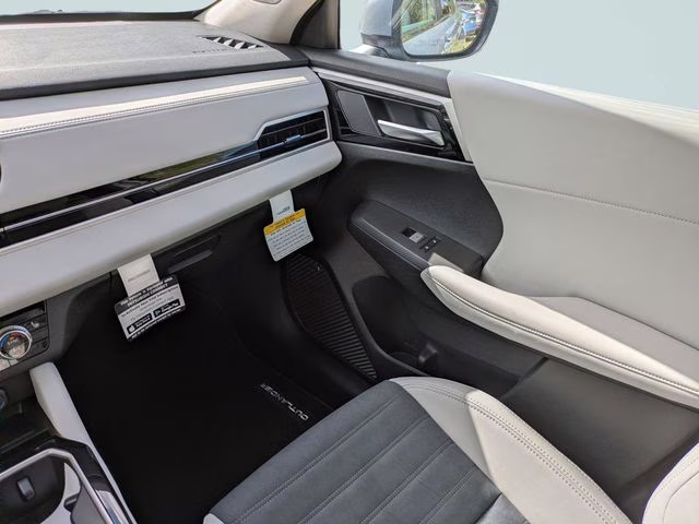 2026 Moonstone Gray Metallic Mitsubishi Outlander SE FWD SUV