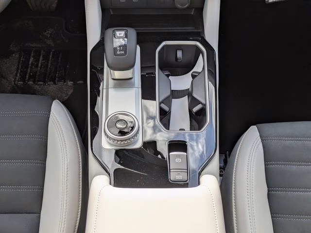 2026 Moonstone Gray Metallic Mitsubishi Outlander SE FWD SUV