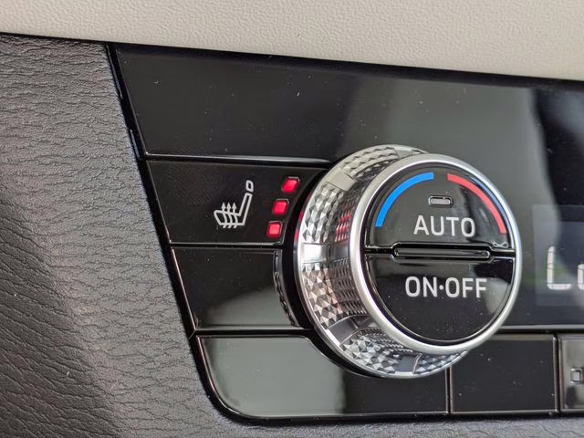 2026 Moonstone Gray Metallic Mitsubishi Outlander SE FWD SUV