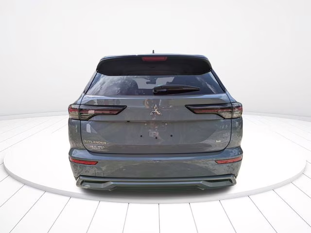 2026 Moonstone Gray Metallic Mitsubishi Outlander SE FWD SUV