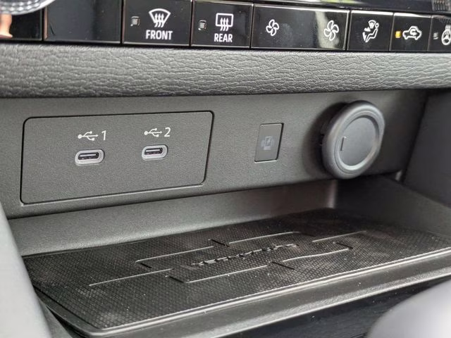 2026 Alloy Silver Metallic Mitsubishi Outlander SE FWD SUV