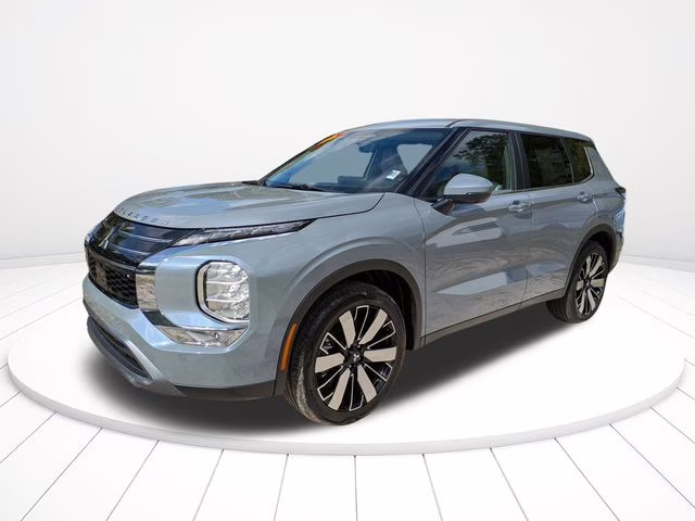 2026 Moonstone Gray Metallic Mitsubishi Outlander SE FWD SUV