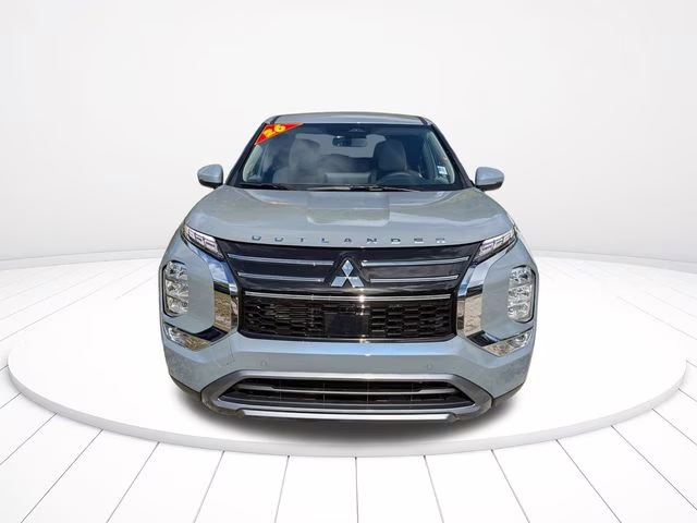 2026 Moonstone Gray Metallic Mitsubishi Outlander SE FWD SUV
