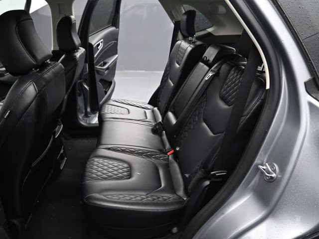 2024 Silver Metallic Ford Edge Titanium AWD SUV