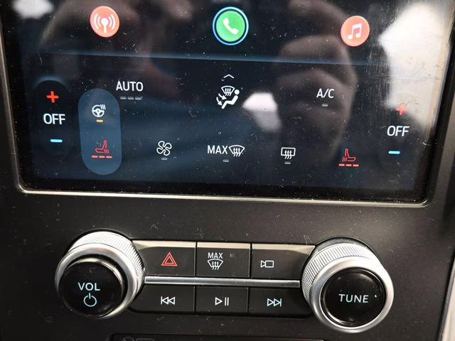 2024 Silver Metallic Ford Edge Titanium AWD SUV