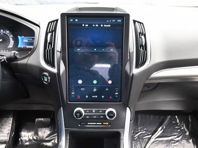 2024 Silver Metallic Ford Edge Titanium AWD SUV