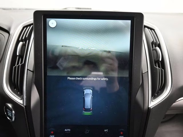 2024 Silver Metallic Ford Edge Titanium AWD SUV